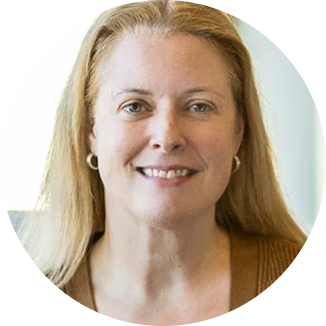 betsy-headshot-round